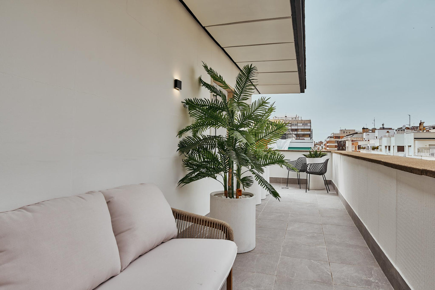 Piso de diseño en Madrid con terraza y altura privilegiada en la calle Maldonado
