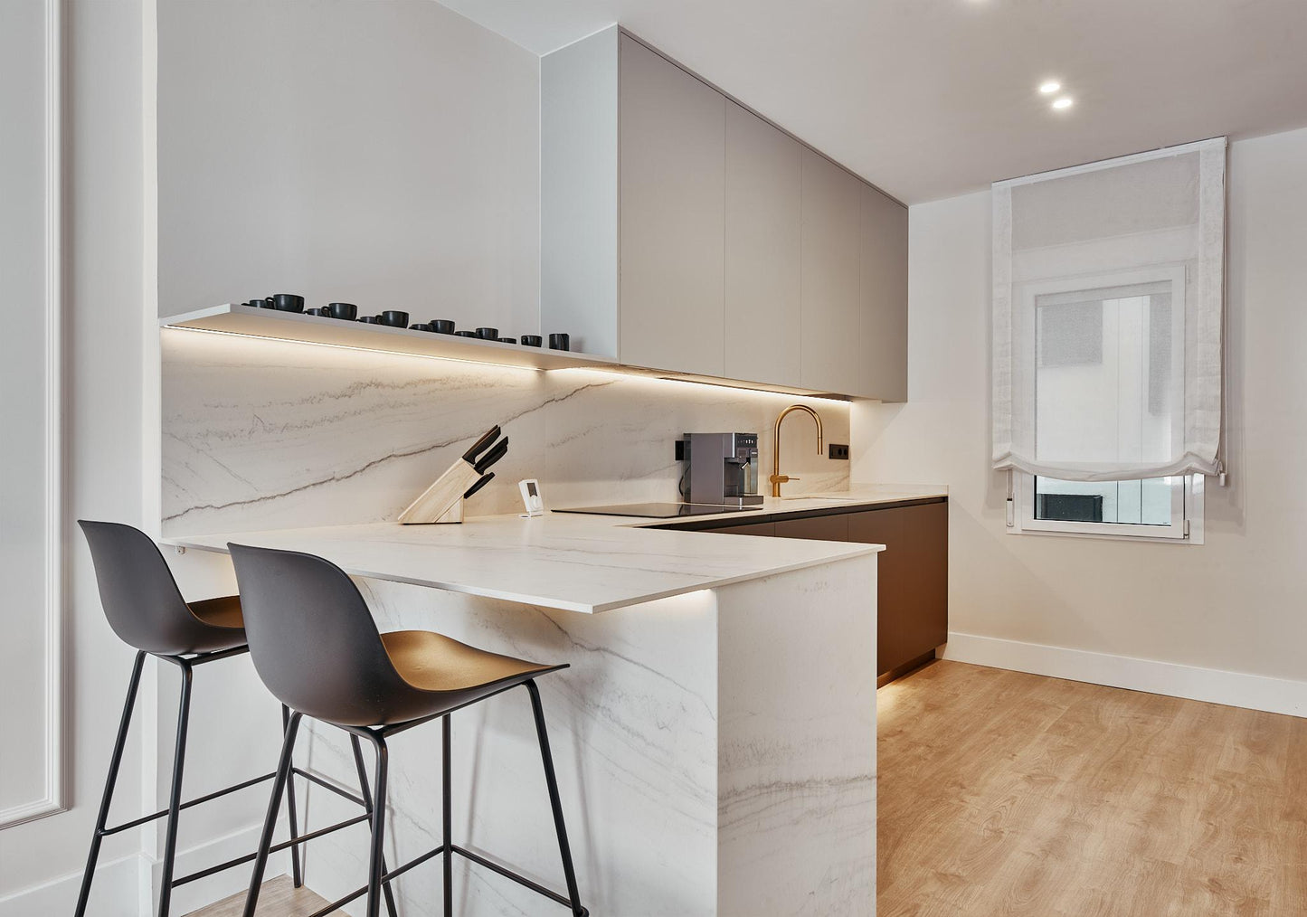 Piso de diseño en Madrid con cocina abierta de diseño en la calle Ibiza