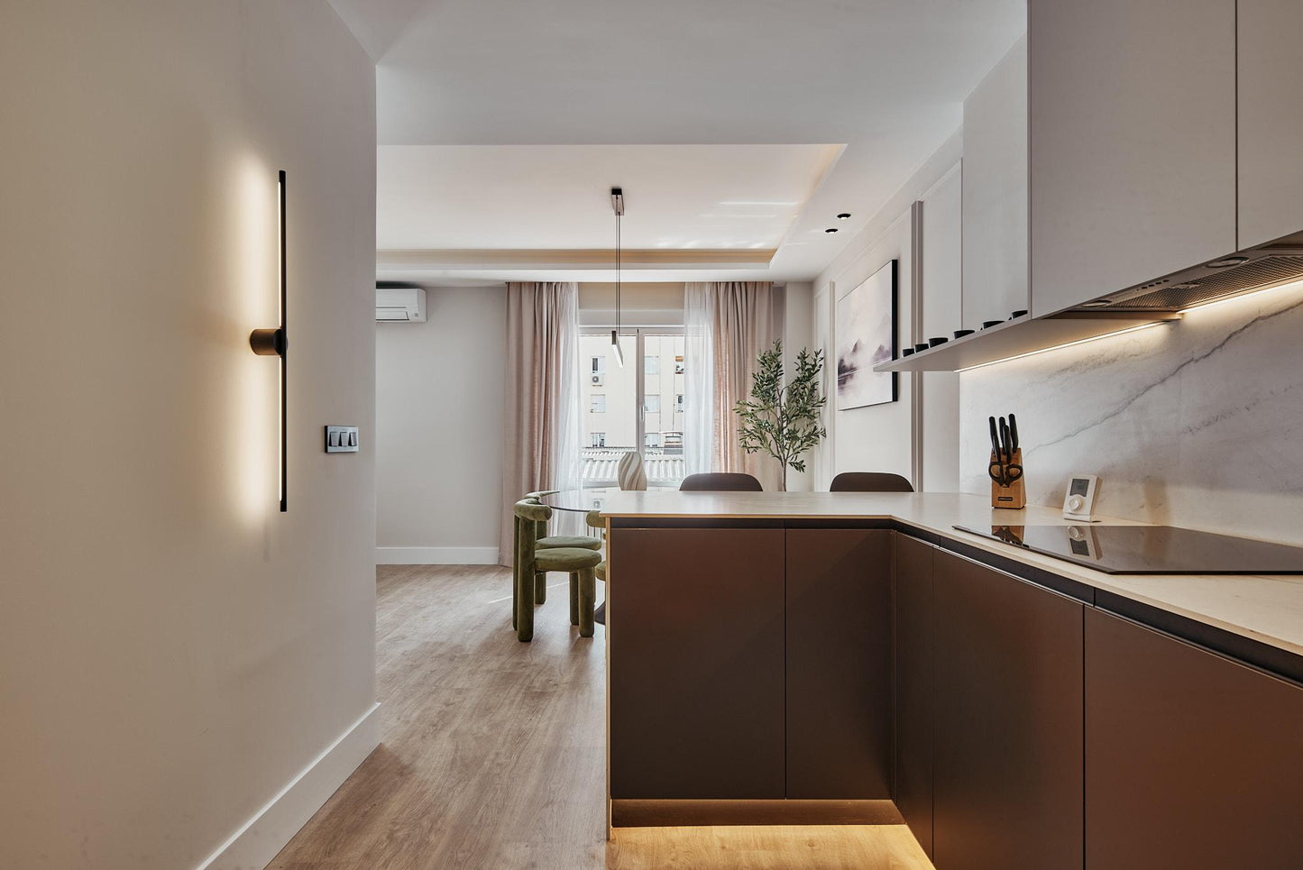 Piso de diseño en Madrid con cocina abierta de diseño en la calle Ibiza