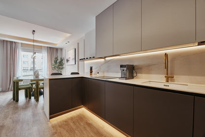 Piso de diseño en Madrid con cocina abierta de diseño en la calle Ibiza