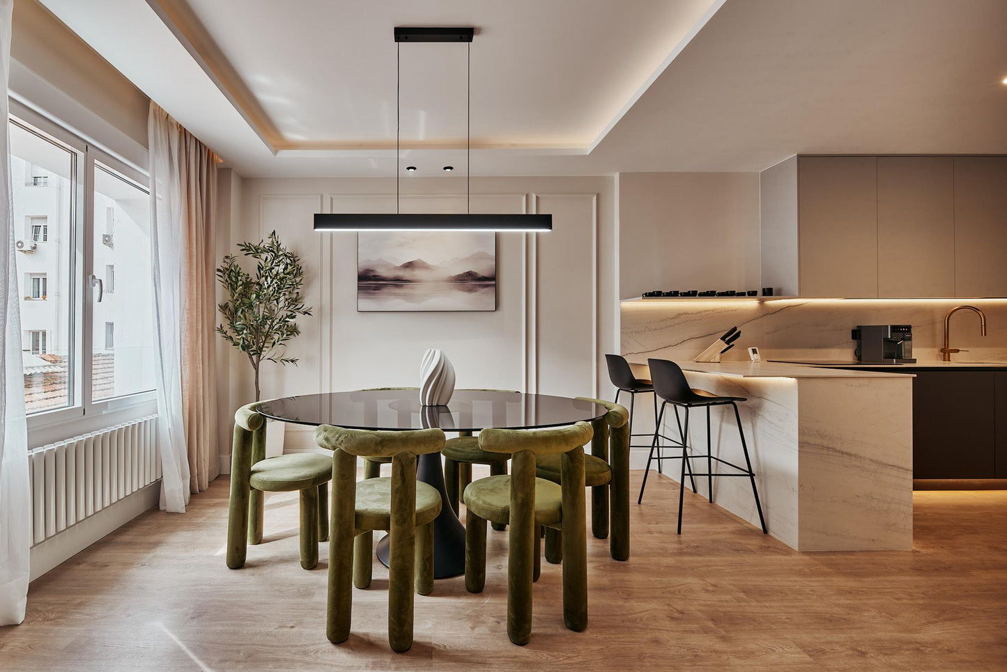Piso de diseño en Madrid con cocina abierta de diseño en la calle Ibiza