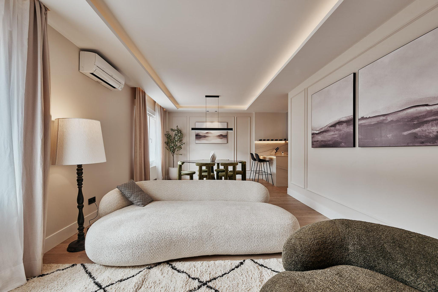 Piso de diseño en Madrid con cocina abierta de diseño en la calle Ibiza