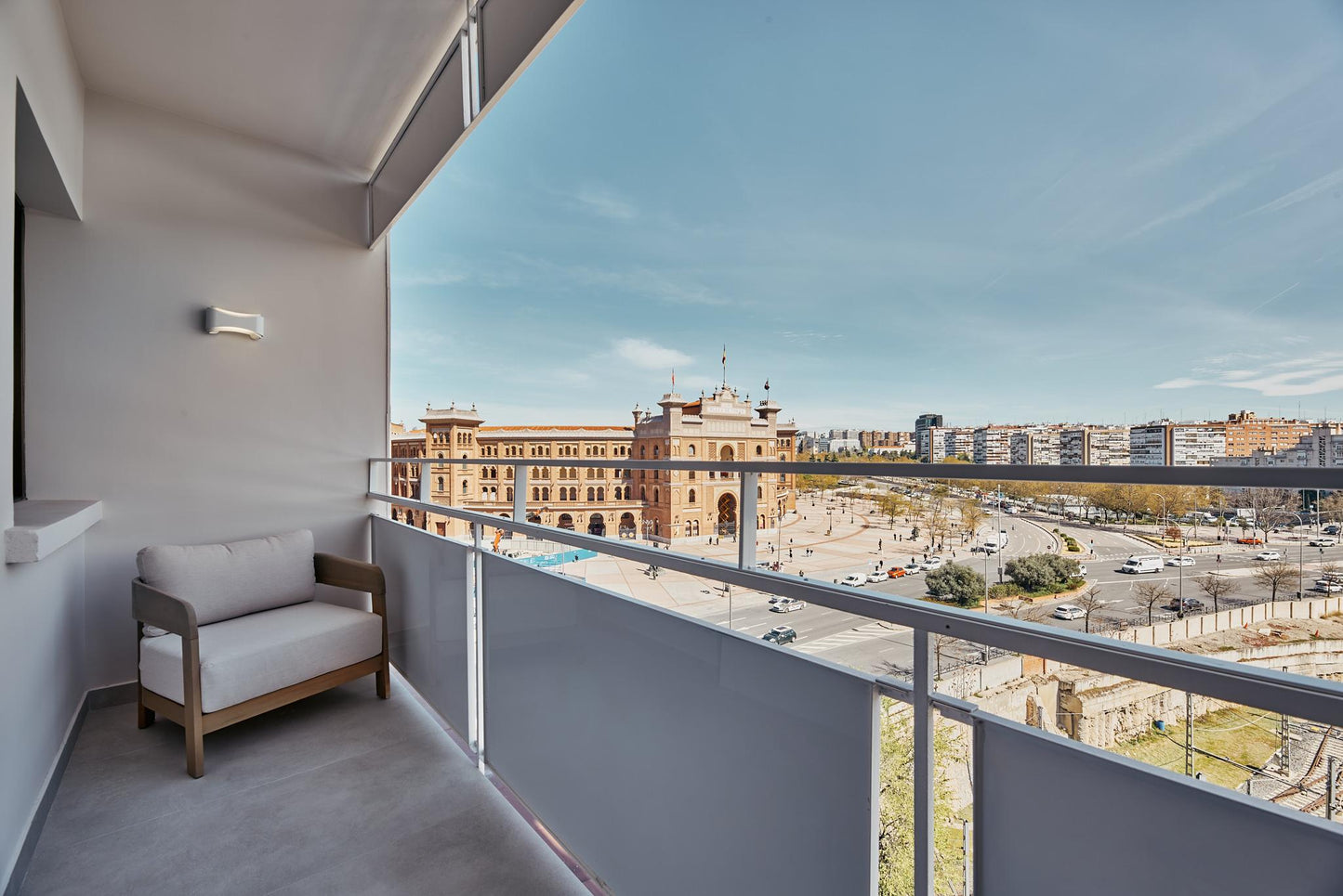 Piso de diseño en Madrid con terrazas privadas en la calle Alcalá