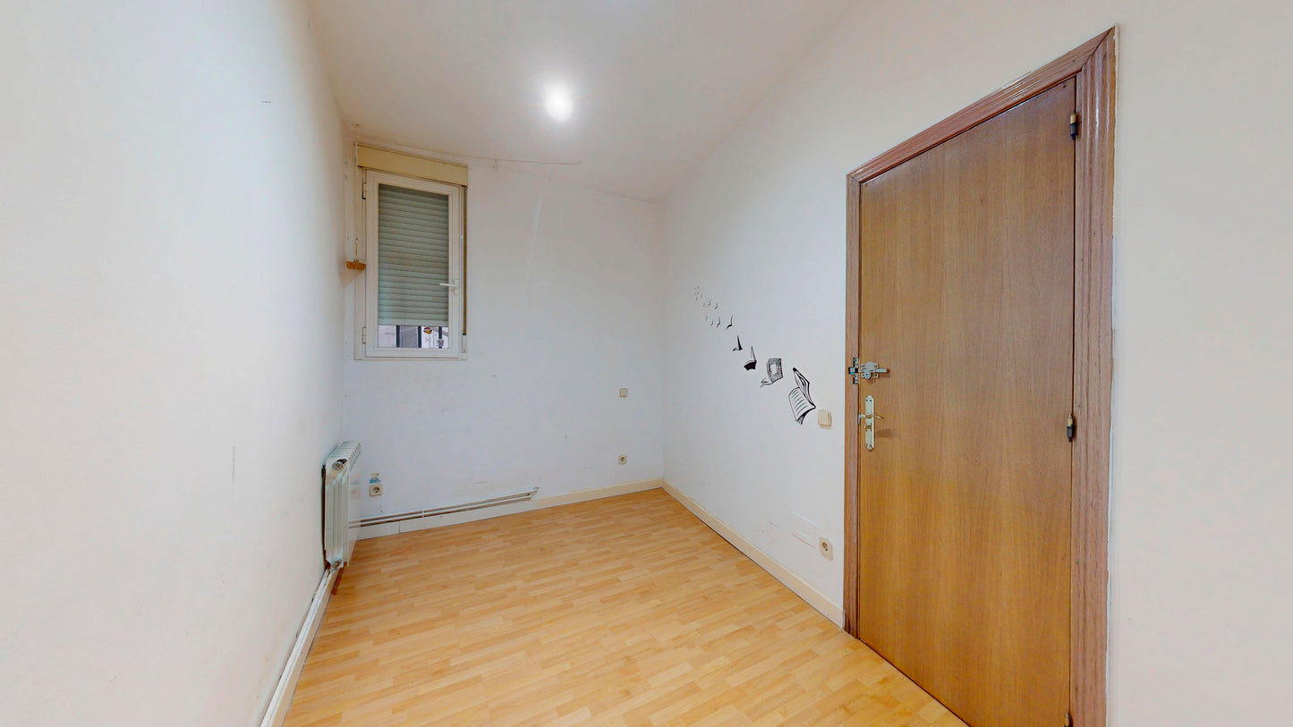 Piso luminoso en Madrid con acceso independiente en la calle Madera
