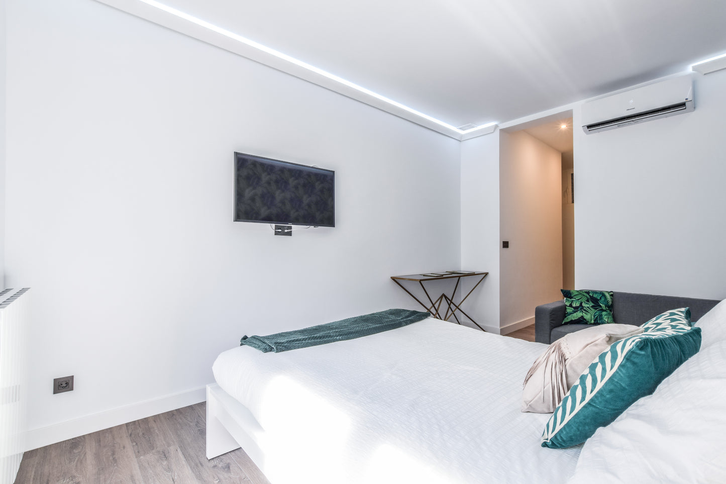 Piso de lujo en Madrid con balcón y cinco suites en Calle Fuencarral