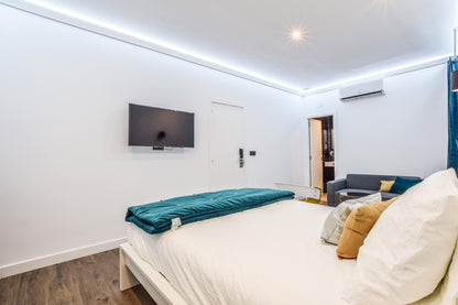 Piso de lujo en Madrid con balcón y cinco suites en Calle Fuencarral