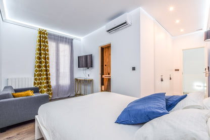 Piso de lujo en Madrid con balcón y cinco suites en Calle Fuencarral