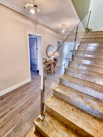 Chalet pareado en Seseña con jardín y piscina privada