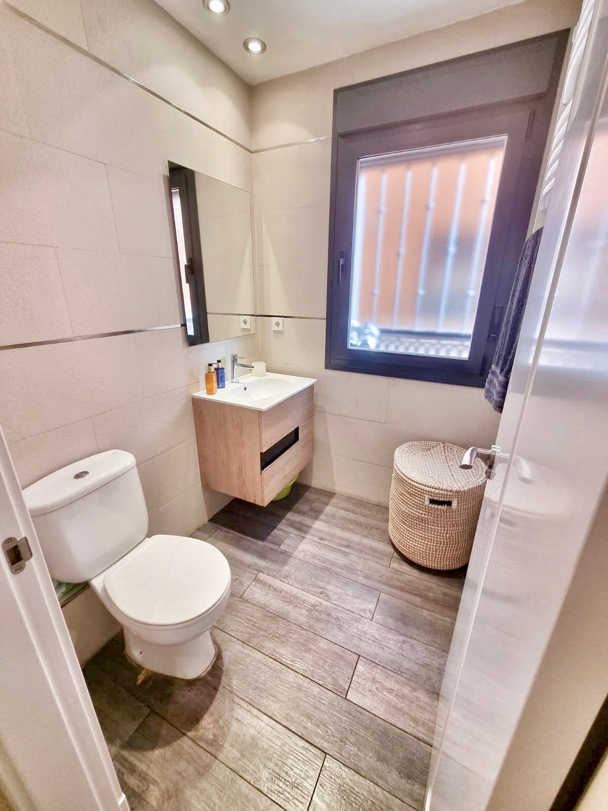 Chalet pareado en Seseña con jardín y piscina privada