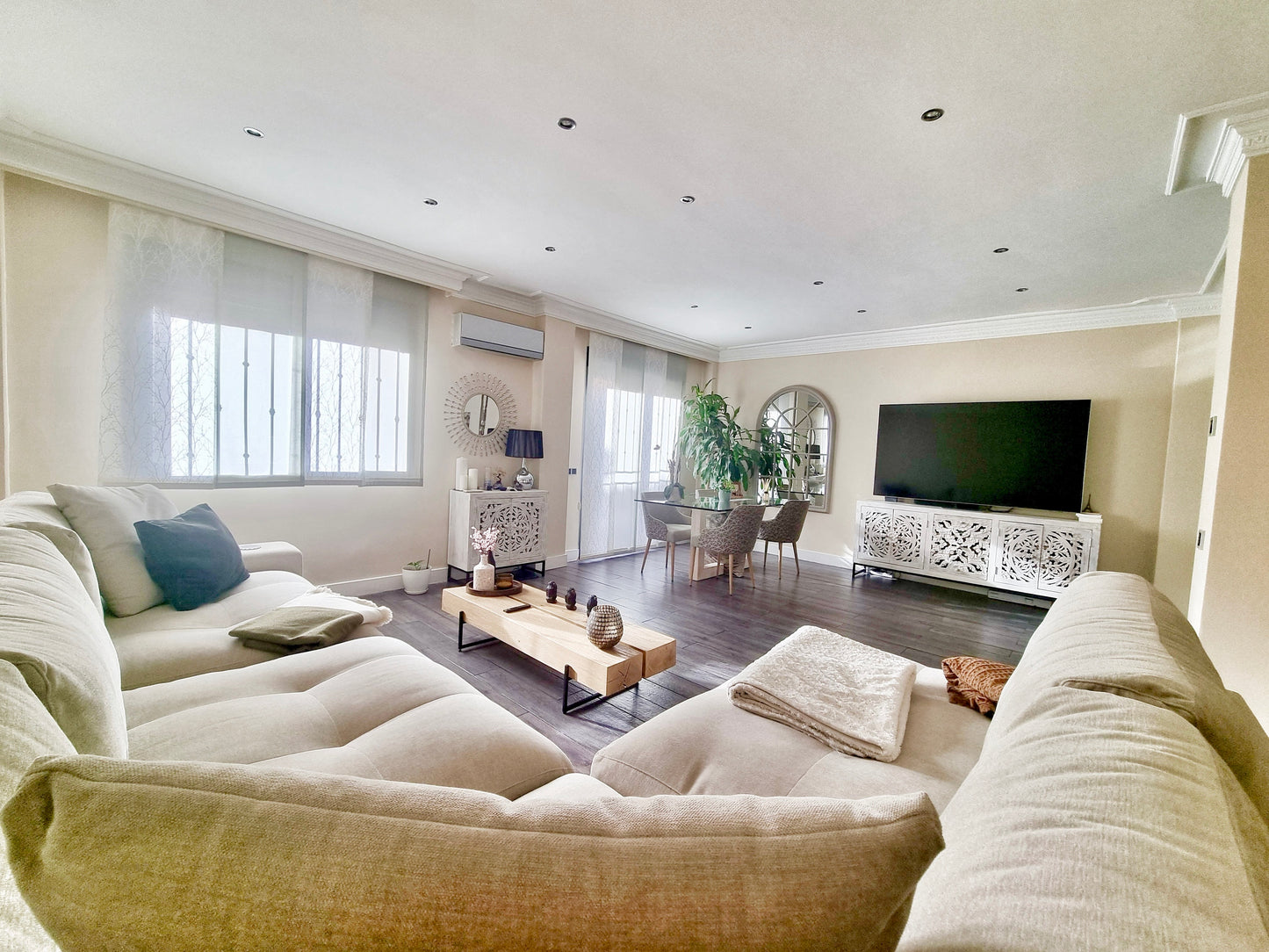 Chalet pareado en Seseña con jardín y piscina privada